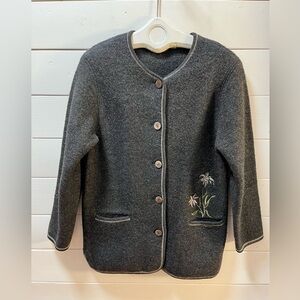 ❣️GADDY COLLECTION Gray Embroidered Cardigan – M/M